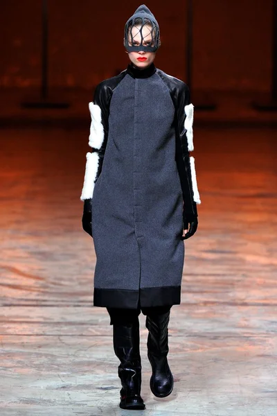 Look 30